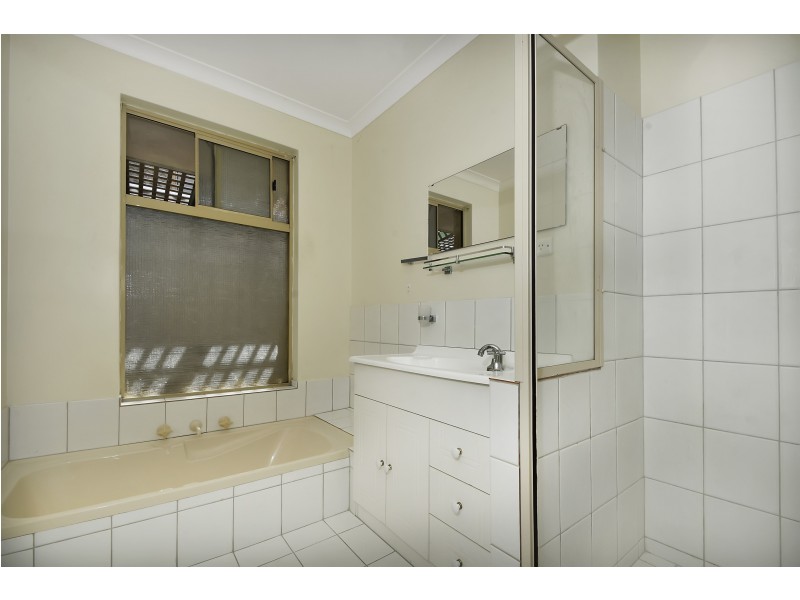 6 ROSEBANK GARDENS, Alexander Heights WA 6064