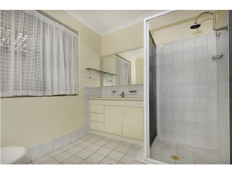 6 ROSEBANK GARDENS, Alexander Heights WA 6064