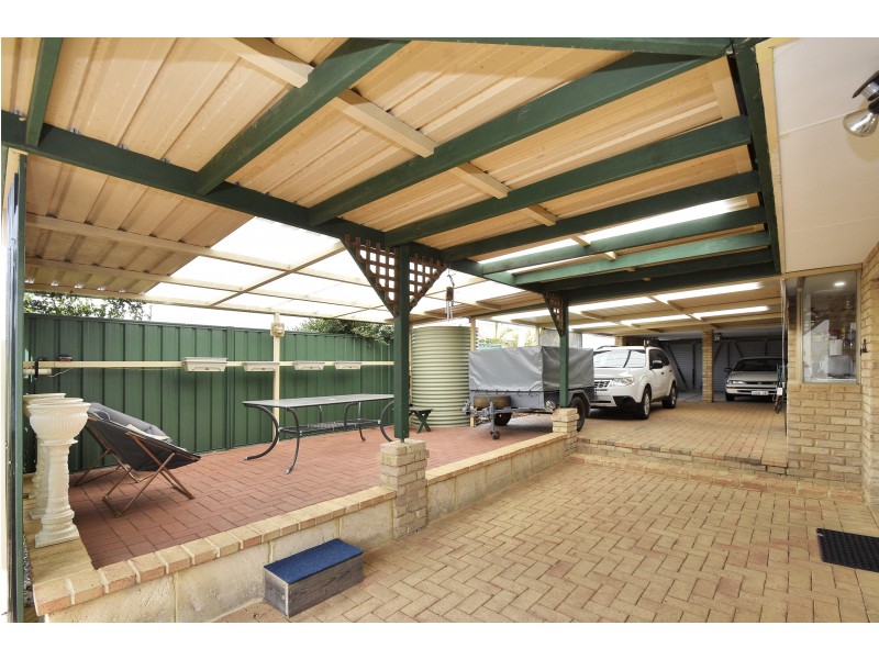 6 ROSEBANK GARDENS, Alexander Heights WA 6064