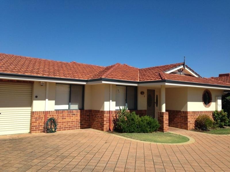 2/24 Daley Street, Yokine WA 6060