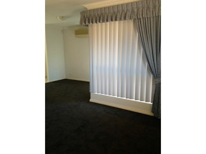 2/24 Daley Street, Yokine WA 6060