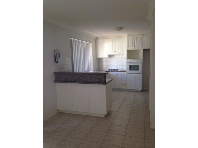 2/24 Daley Street, Yokine WA 6060