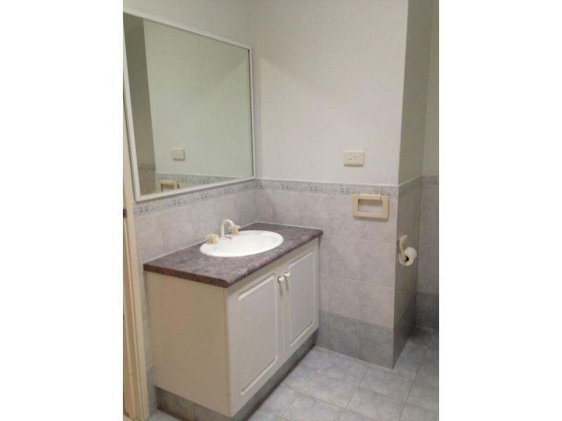 2/24 Daley Street, Yokine WA 6060