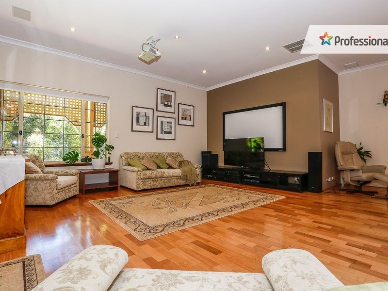 22 The Esplanade, Ballajura WA 6066