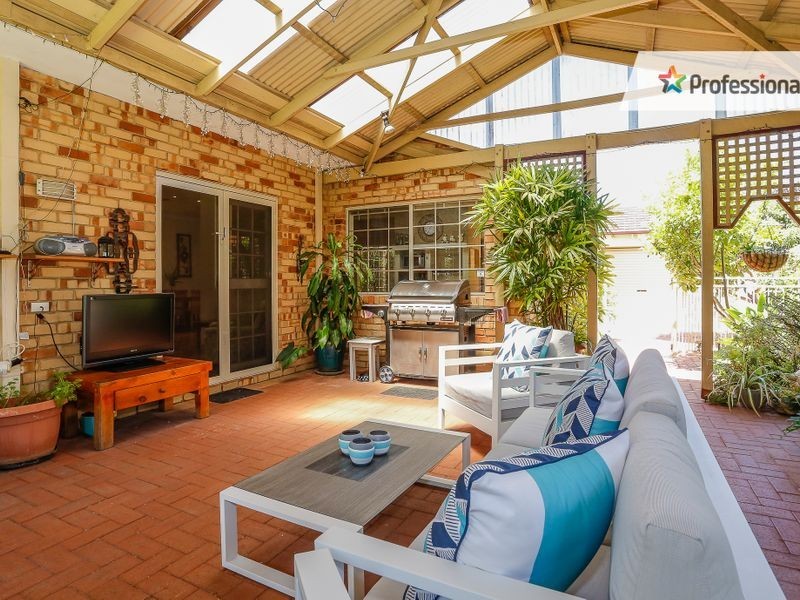 22 The Esplanade, Ballajura WA 6066