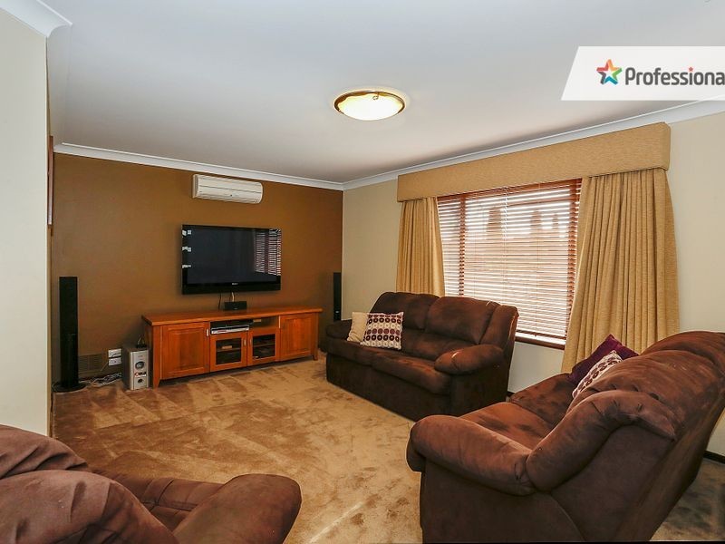 319 Summerlakes Parade, Ballajura WA 6066