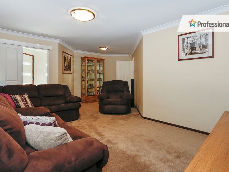 319 Summerlakes Parade, Ballajura WA 6066