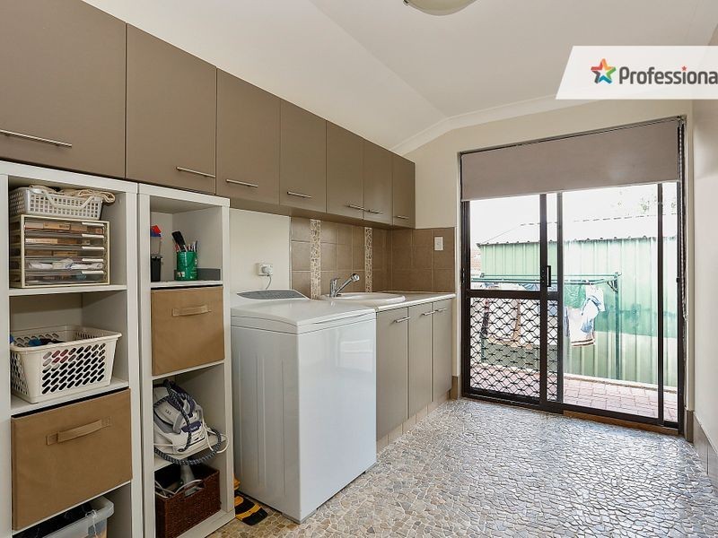 319 Summerlakes Parade, Ballajura WA 6066