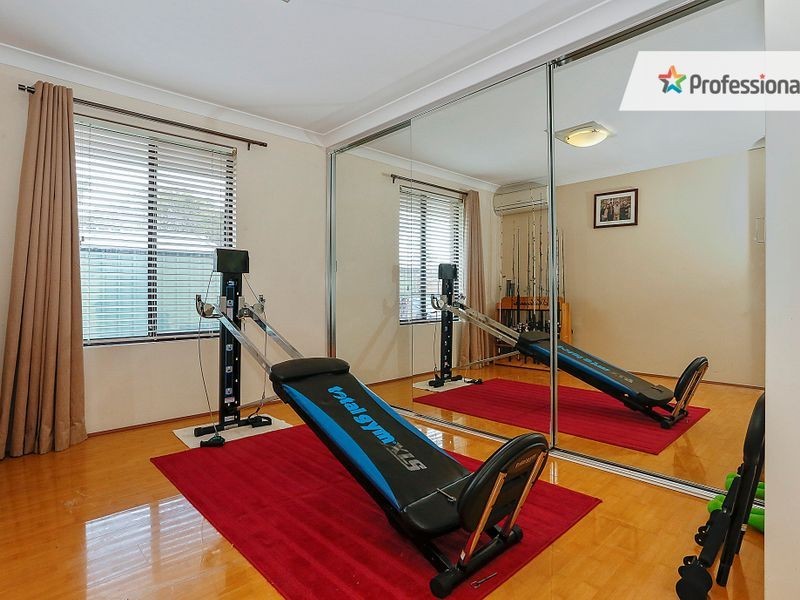 319 Summerlakes Parade, Ballajura WA 6066