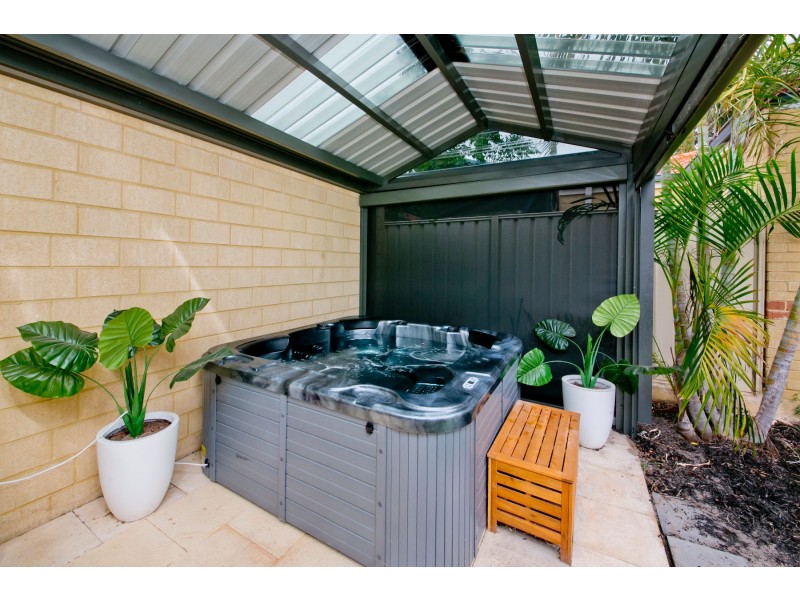 17A Raleigh Road, Bayswater WA 6053