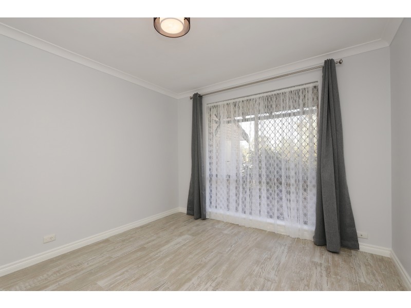 8 TOWERHILL ROAD, Alexander Heights WA 6064