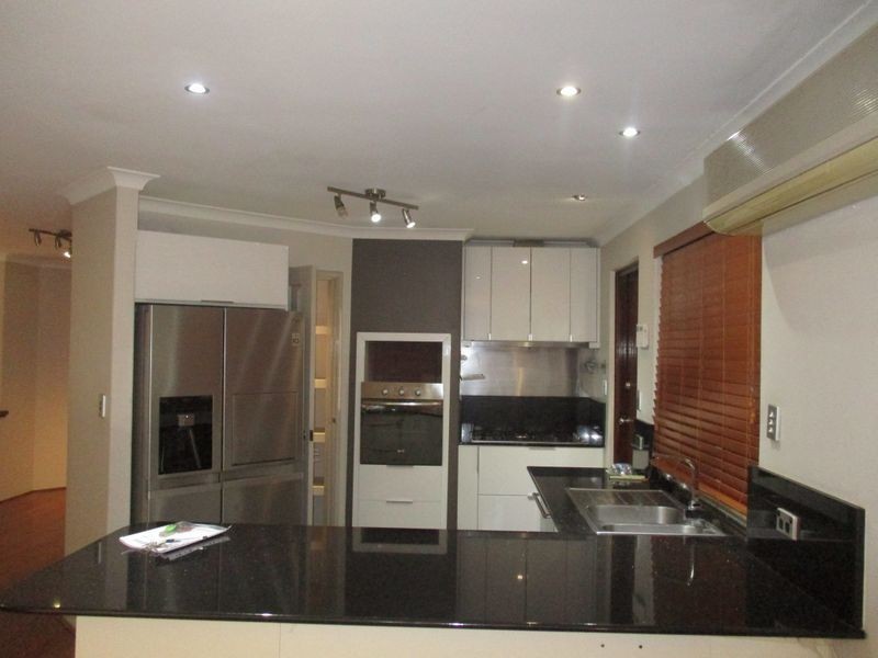 330 Illawarra Crescent, Ballajura WA 6066