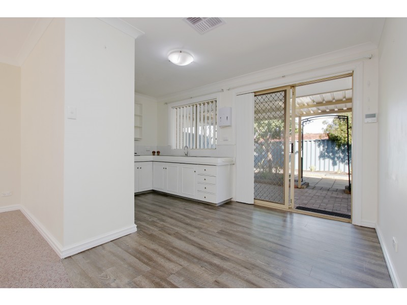 8/23 Cromwell Road, Alexander Heights WA 6064