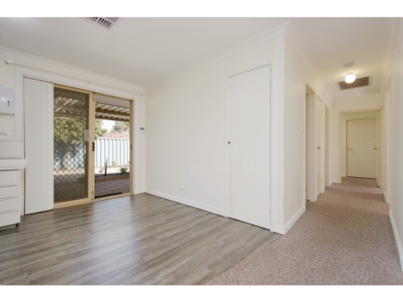 8/23 Cromwell Road, Alexander Heights WA 6064
