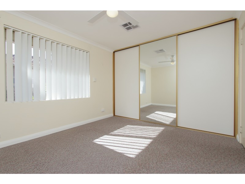 8/23 Cromwell Road, Alexander Heights WA 6064