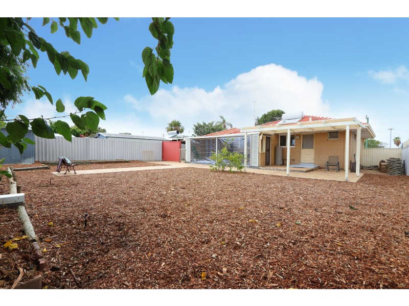 90 CASSERLEY AVENUE, Girrawheen WA 6064