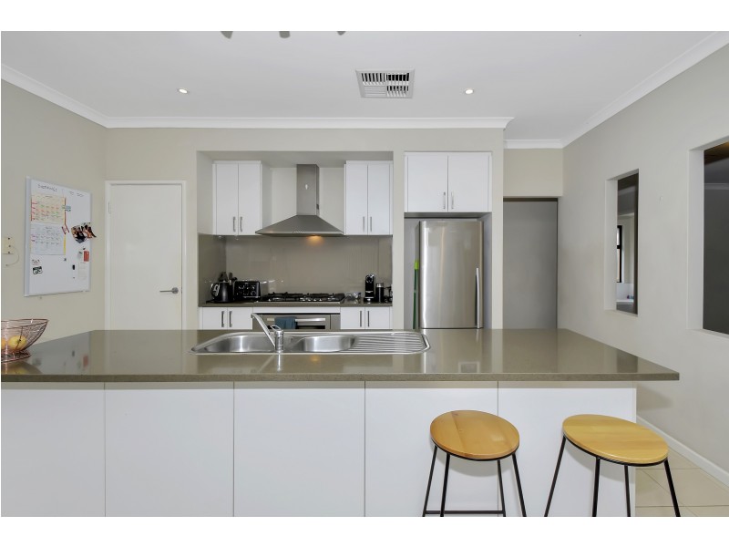 7 Vivante Loop, Landsdale WA 6065