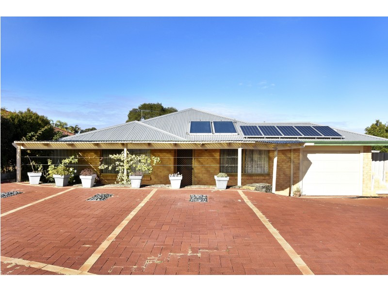 10 FREYLER COURT, Alexander Heights WA 6064