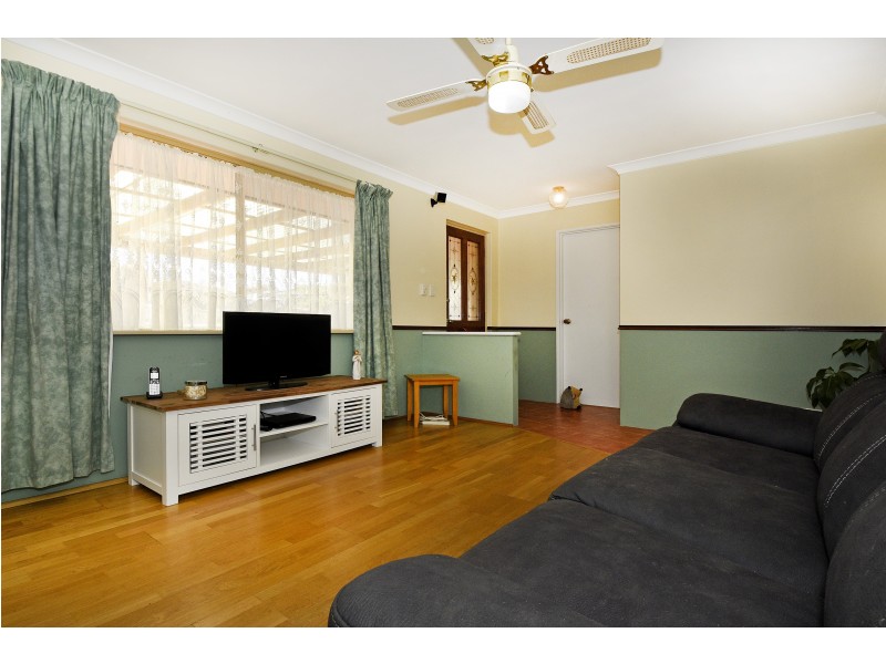 10 FREYLER COURT, Alexander Heights WA 6064