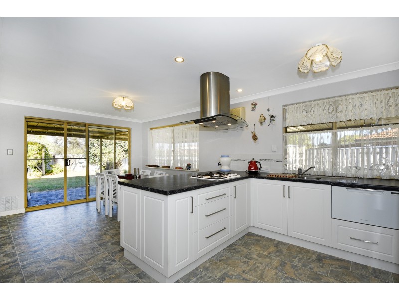 10 FREYLER COURT, Alexander Heights WA 6064