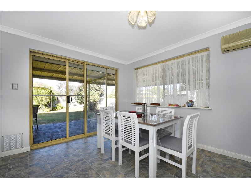 10 FREYLER COURT, Alexander Heights WA 6064