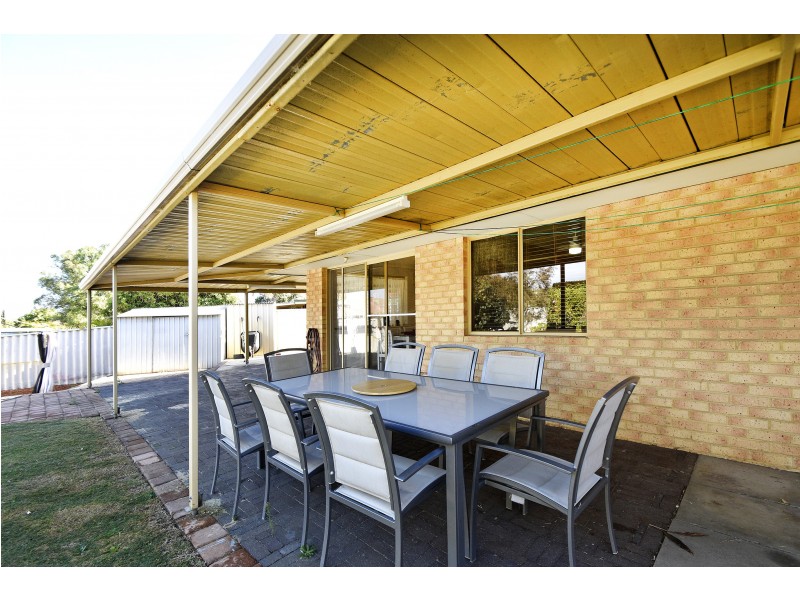 10 FREYLER COURT, Alexander Heights WA 6064