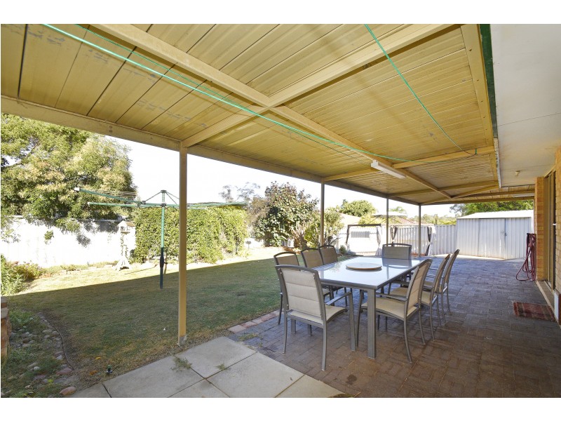 10 FREYLER COURT, Alexander Heights WA 6064