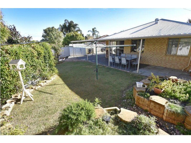 10 FREYLER COURT, Alexander Heights WA 6064