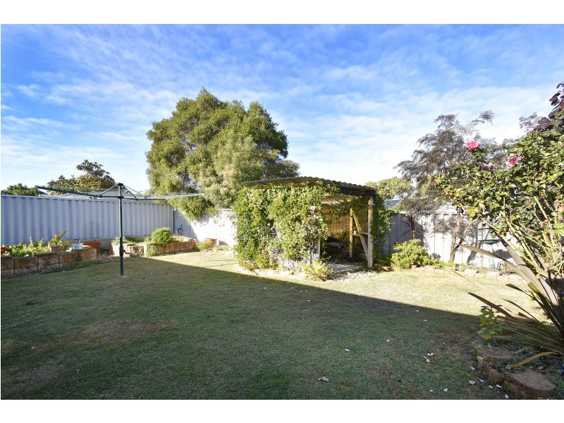 10 FREYLER COURT, Alexander Heights WA 6064