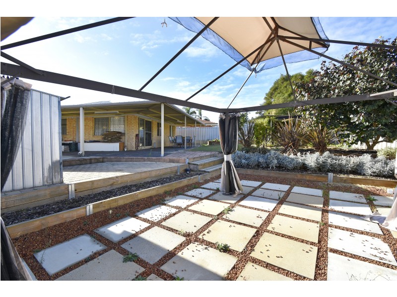 10 FREYLER COURT, Alexander Heights WA 6064