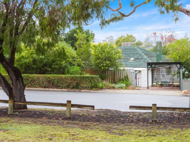 13 HAWKINS STREET, Embleton WA 6062