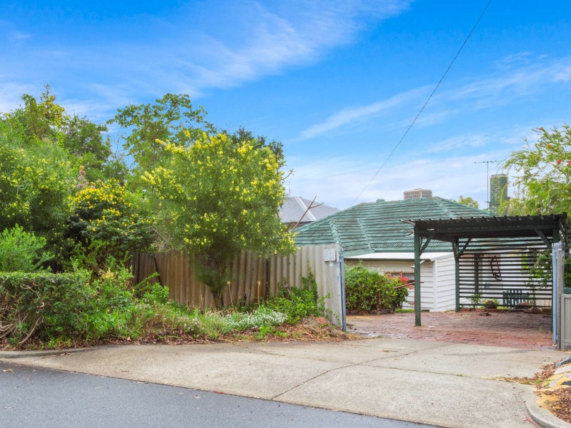 13 HAWKINS STREET, Embleton WA 6062