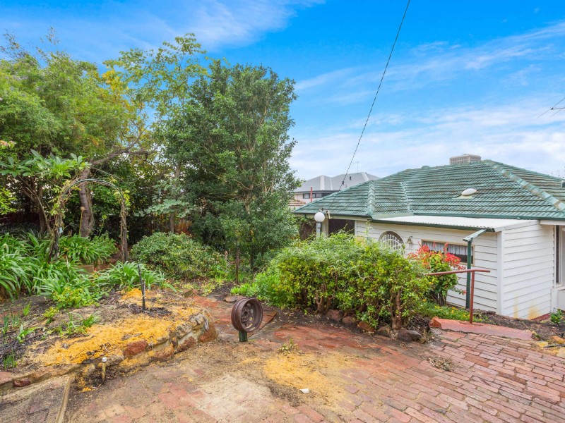 13 HAWKINS STREET, Embleton WA 6062