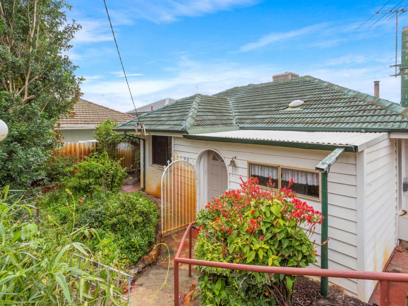 13 HAWKINS STREET, Embleton WA 6062
