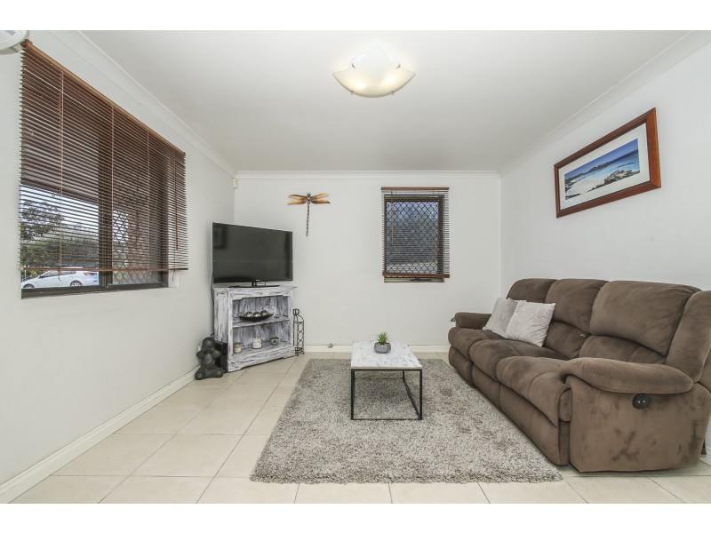 18 ROXWELL WAY, Girrawheen WA 6064