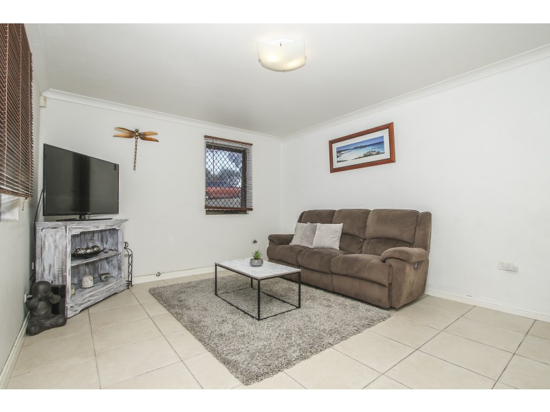 18 ROXWELL WAY, Girrawheen WA 6064