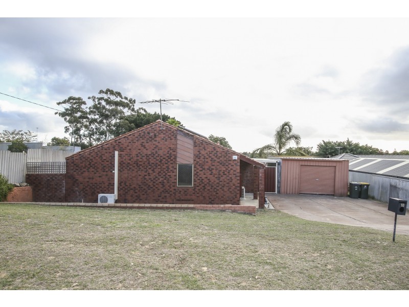18 ROXWELL WAY, Girrawheen WA 6064