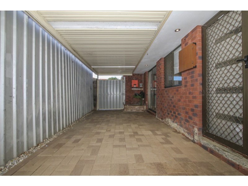 18 ROXWELL WAY, Girrawheen WA 6064