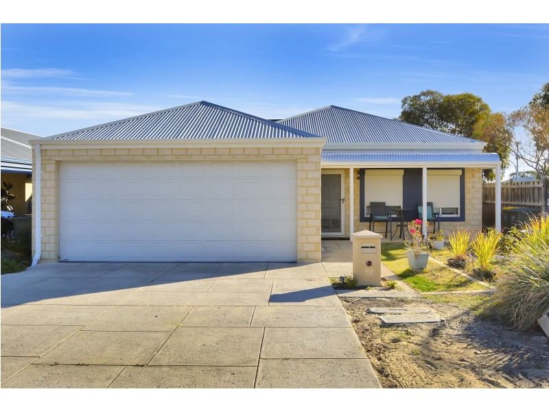 19 Rocklea Crescent, Ellenbrook WA 6069