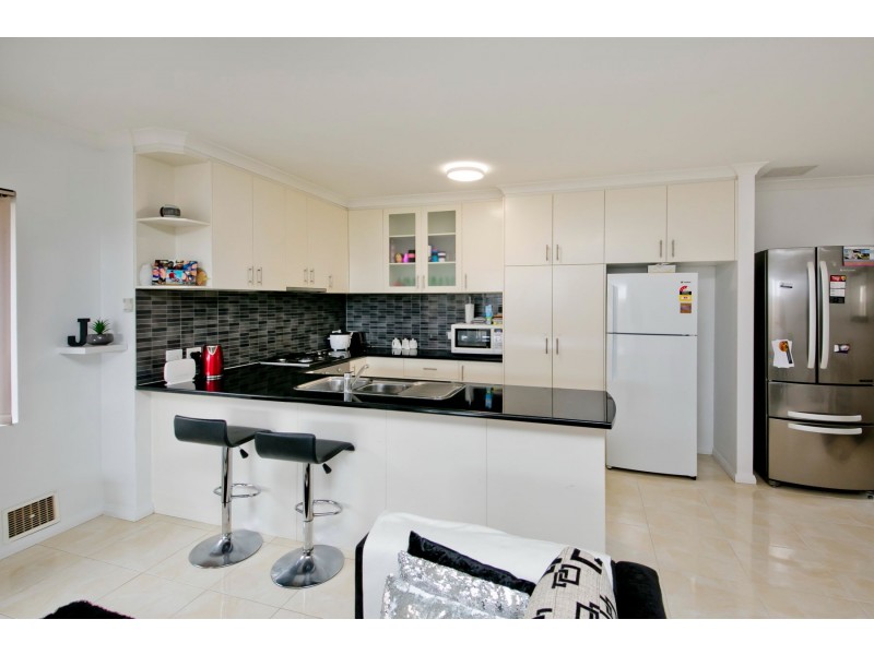 3/11 Bolton Way, Darch WA 6065