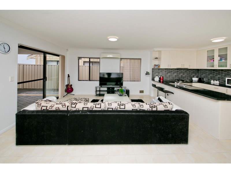 3/11 Bolton Way, Darch WA 6065