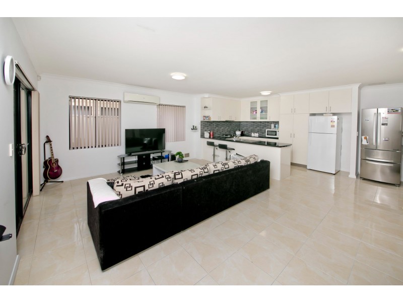 3/11 Bolton Way, Darch WA 6065