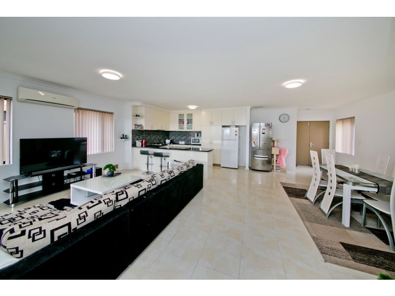 3/11 Bolton Way, Darch WA 6065