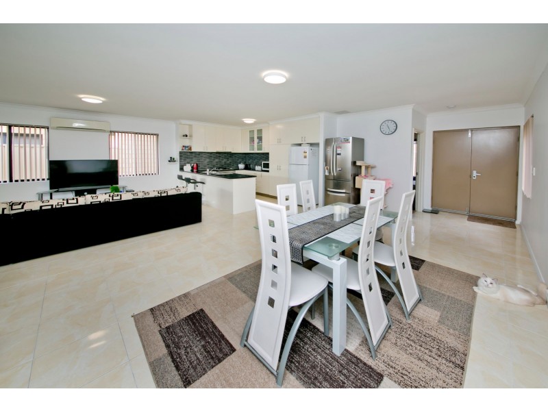 3/11 Bolton Way, Darch WA 6065