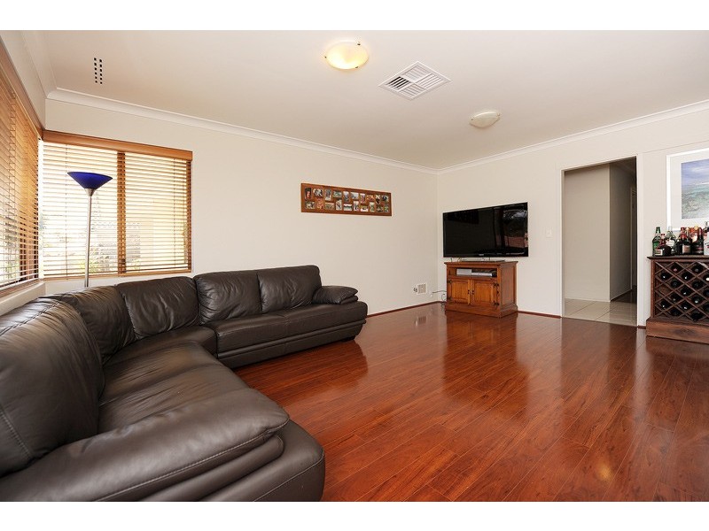 76 DARLEY CIRCLE, Bull Creek WA 6149