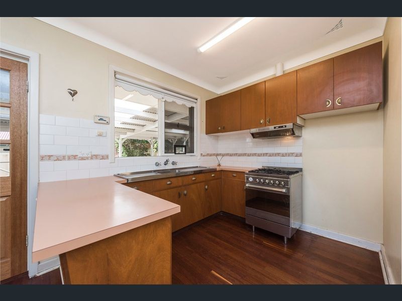 32 HOMER STREET, Dianella WA 6059