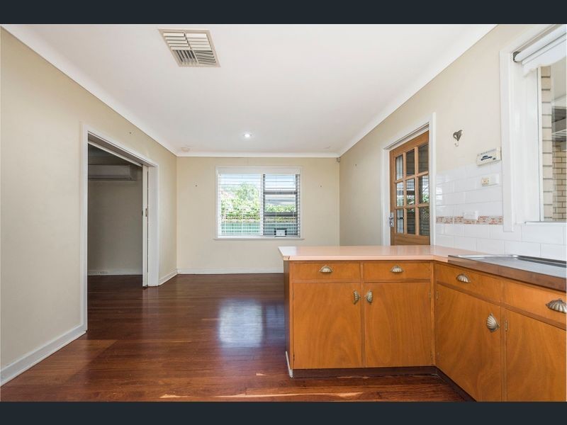 32 HOMER STREET, Dianella WA 6059