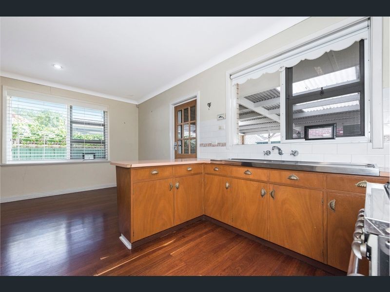 32 HOMER STREET, Dianella WA 6059