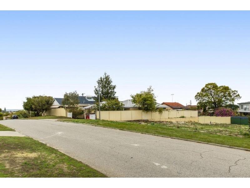 1 BROMLEY STREET, Embleton WA 6062