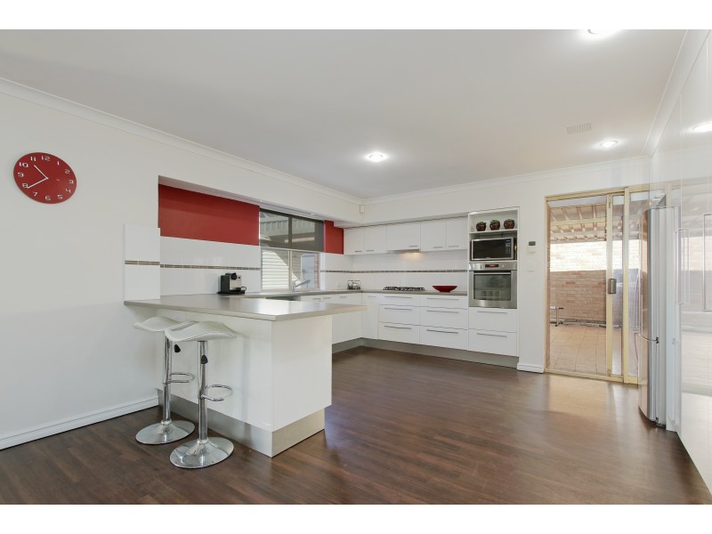 1 FEATHERTOP RISE, Alexander Heights WA 6064